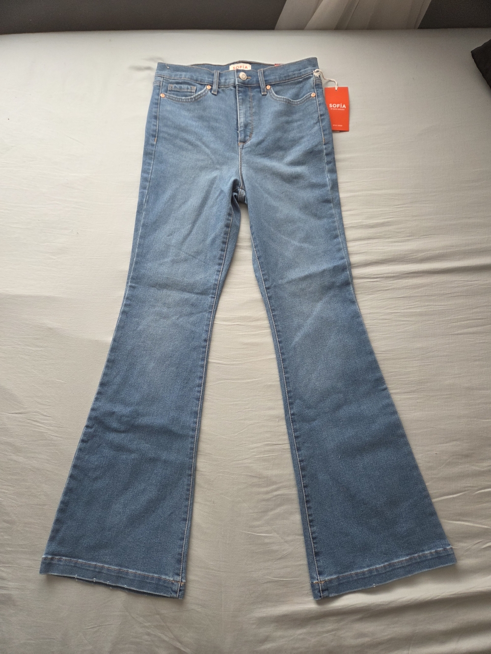 NWT Sofía by Sofia Vergara Melisa High-Rise Flare Jeans – Size 6